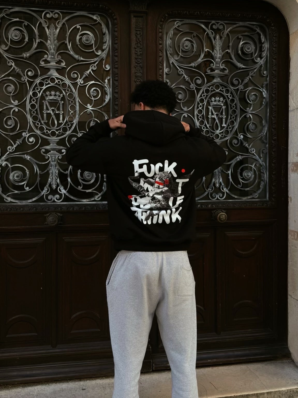 BLACK HOODIE DIVINE ANGEL