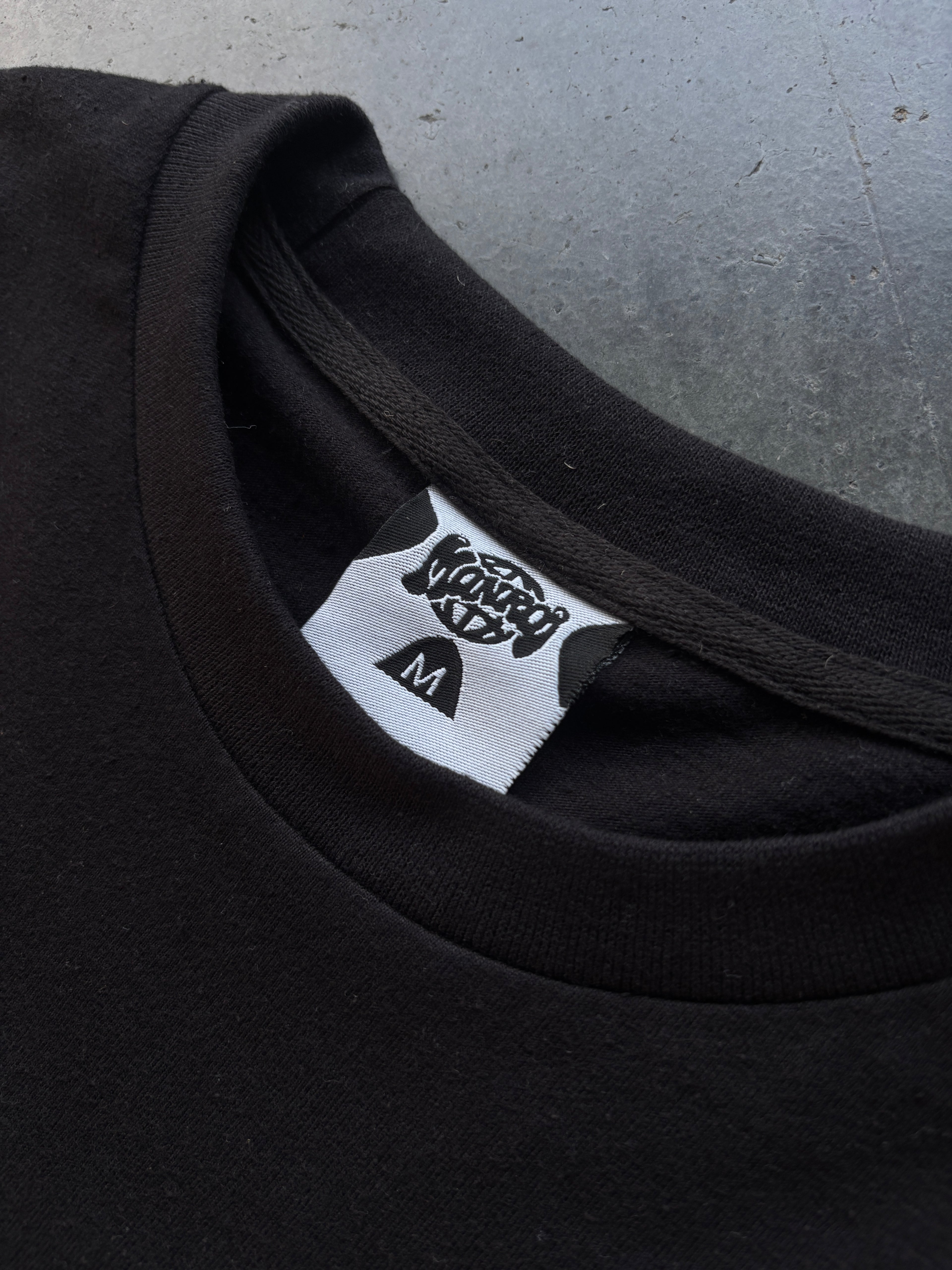 BLACK T-SHIRT CAPINK